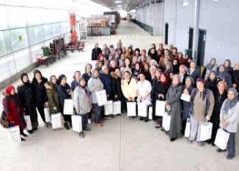 Güzel Kadın Güzelleştiren Kadın